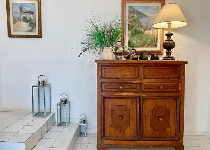 Olive Βίλα Κάπρι